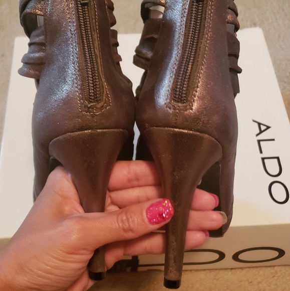 Aldo Women's Barthe Pewter Heels NIB - Picture 5 of 8